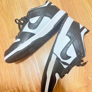 Nike Dunks Low Women’s US 8
